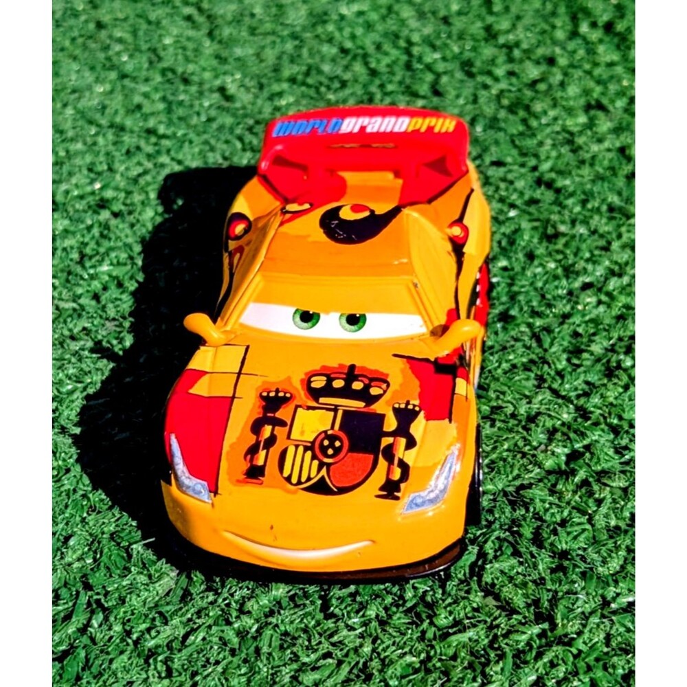 Cars 2 Miguel Camino Disney Pixar Mattel Diecast Race WGP Loose 1:55 Toy GUC